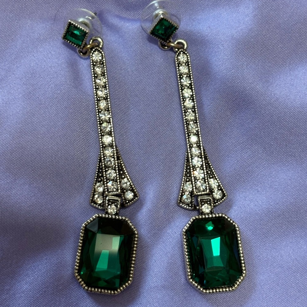 Elegant Green Art Deco Style Flapper Silver Drop Earrings